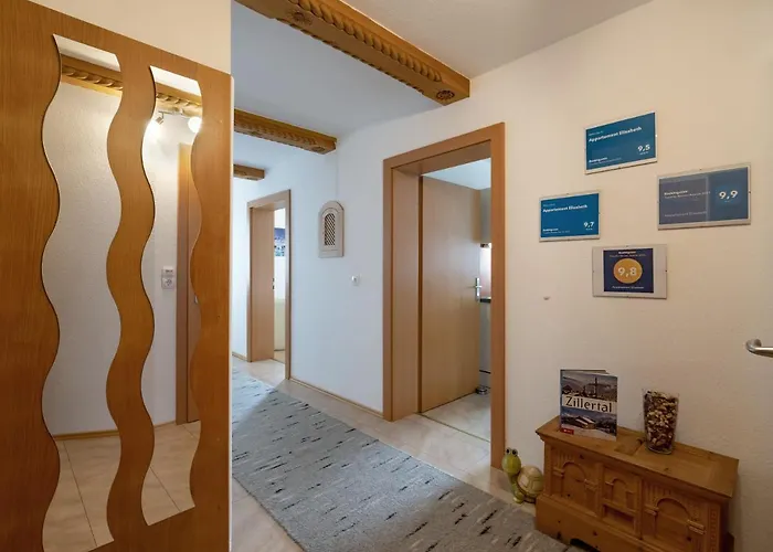 Elisabeth アパート ラムサウ・イム・ツィラータール